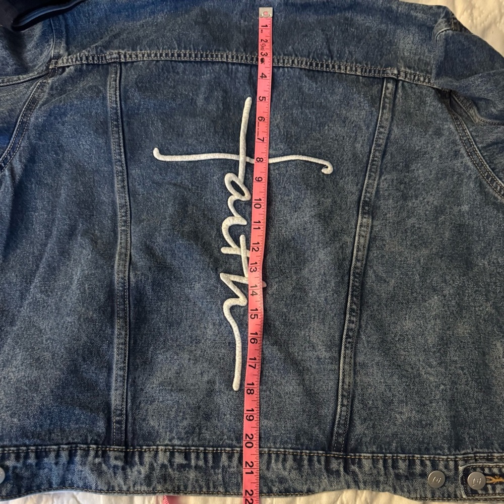 Love in Faith Faith Cross Denim Trucker Jacket Medium Wash 3X Fits 1X - Picture 7 of 7